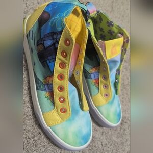 NWT SpongeBob SquarePants High-Top Sneakers With No Shoelaces